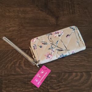 NWT Vera Bradley Performance  Twill Accordion Wallet In Strawflowers pattern